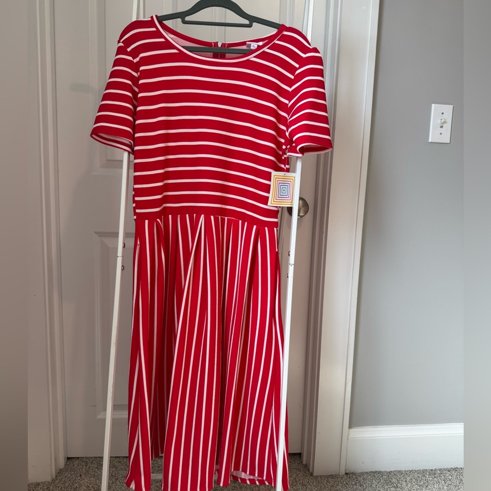 XL Amelia Lularoe candy cane red and white stripes pockets NWT